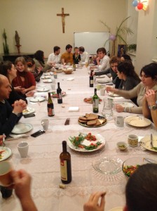 La cena presso la comunità cattolica di Santa Caterina